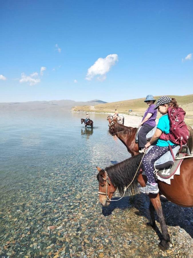 Horseback Holiday At Kyzart Village Dzhangyaryk Extérieur photo